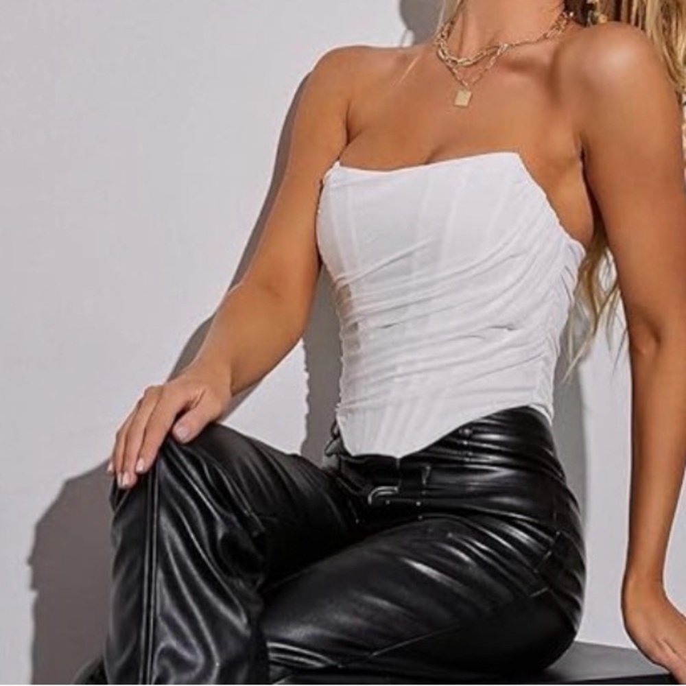 Elegant White Strapless Top